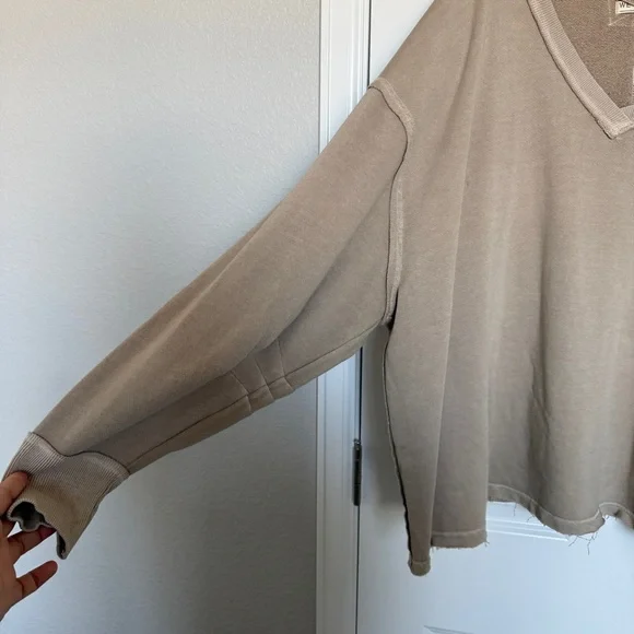 We the Free Venice V-Neck Sweatshirt, Fossil Island, L, NWT - Picture 6 of 16